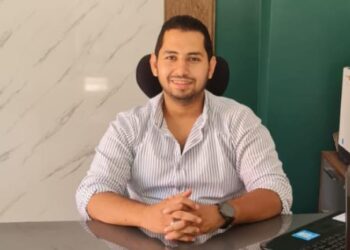 عاصم مصطفى بسطاوي.. رؤية طموحة تقود شركة الفتح للأجهزة والمستلزمات الطبية نحو التميز