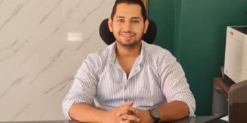 عاصم مصطفى بسطاوي.. رؤية طموحة تقود شركة الفتح للأجهزة والمستلزمات الطبية نحو التميز