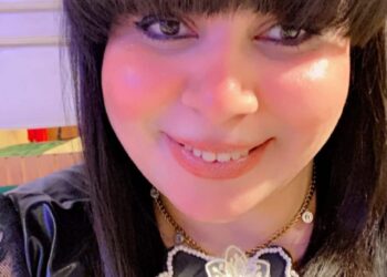 “د. دميانة سامي تعزف سيمفونية الخلايا: هل يمكن لموسيقى الروك و الكلمة و القصة والخيال أن يشفيا ما أفسده الألم؟”