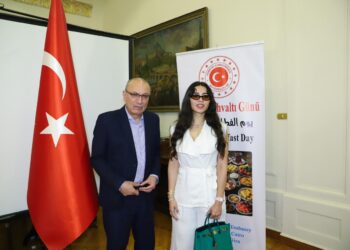 «القاهرة تتذوق نكهات الأناضول».. سفارة تركيا تحتفي بيوم الفطار العالمي بمائدة تركية أصيلة