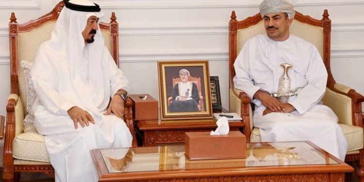 وزير الإعلام العُماني يستقبل مدير عام جهاز إذاعة وتلفزيون الخليج