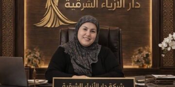 أمل العمامي.. من ريادة الأزياء الليبية إلى منصة التحكيم الدولية في “فاشون آيدول”