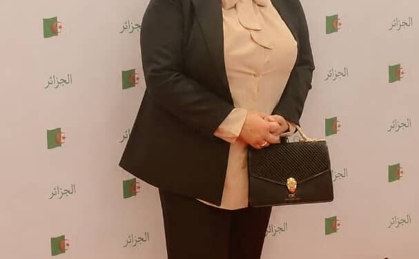 الإعلامية الجزائرية نصيرة بوديسة تُثري المشهد الثقافي العربي بمشاركتها في مهرجان “آخر موضة” للموسم الـ42 بالقاهرة