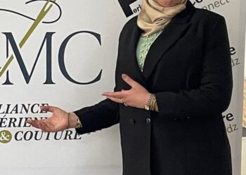 رتيبة ميمون… سفيرة الأناقة الجزائرية تحلّ ضيفة على منصة الإبداع العربي في مهرجان “آخر موضة” للموسم الـ42 بالقاهرة