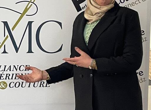 رتيبة ميمون… سفيرة الأناقة الجزائرية تحلّ ضيفة على منصة الإبداع العربي في مهرجان “آخر موضة” للموسم الـ42 بالقاهرة