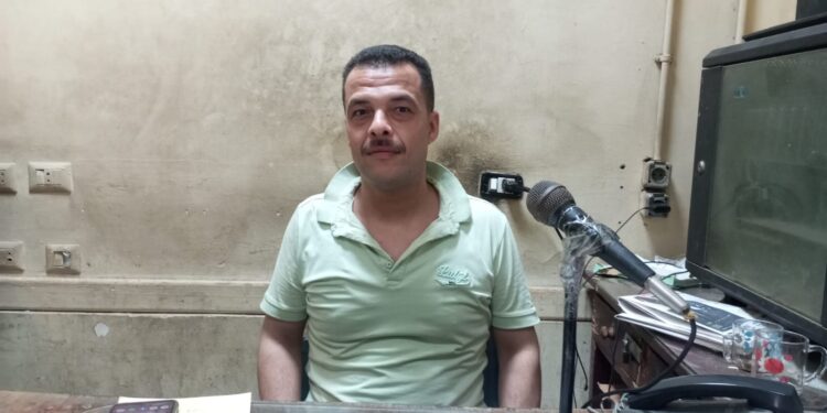 محمد فوزي.. وجه مشرف في محطة الجيزة ونموذج يُحتذى به في خدمة المواطنين
