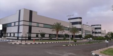 نجاح عملية دقيقة لاستئصال الزائدة الدودية لحامل بتوأم في مستشفى تيماء العام