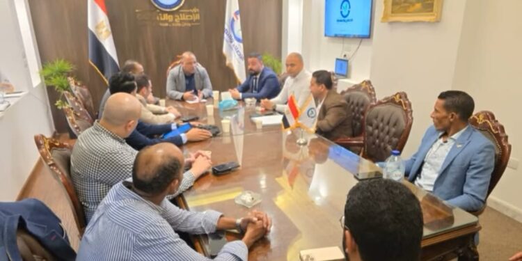 محمد الجيلاني يستعرض خطط أمانات التنمية المحلية بالمحافظات ويعلن برنامجًا لتأهيل المرشحين للمجالس المحلية