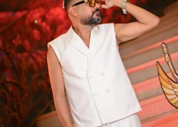 تألق مبهر لـ سامح عاطف رئيس مهرجان “بنت النيل وإطلالة نرويجية ساحرة