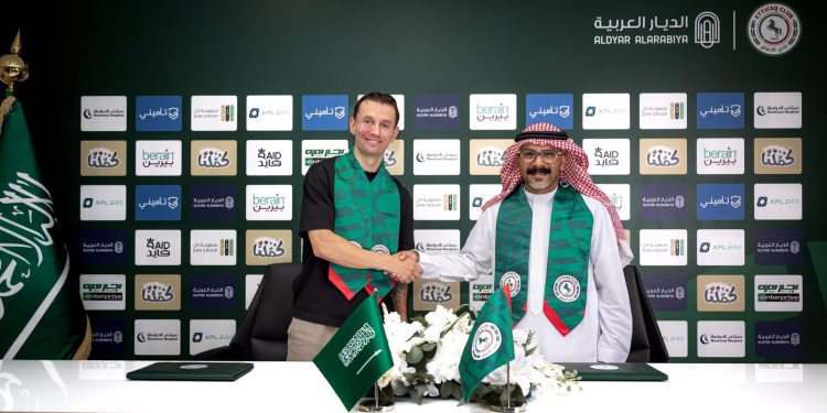 الاتفاق يضم سيلينا 3 مواسم