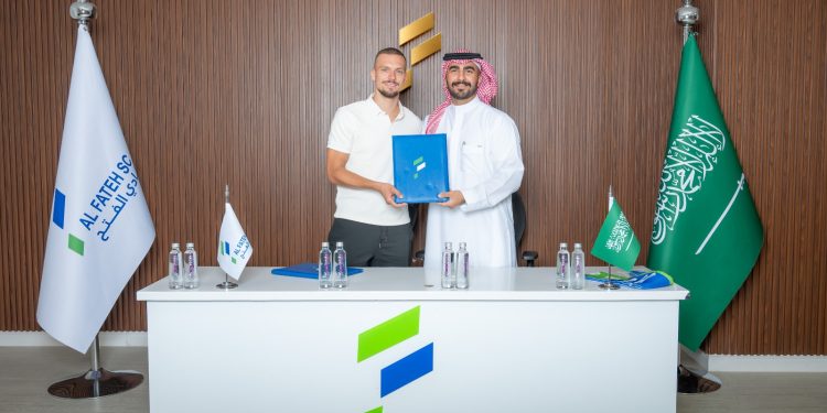 الفتح يتعاقد مع الدولي السلوفاكي لوكاس هراسلين حتى 2029