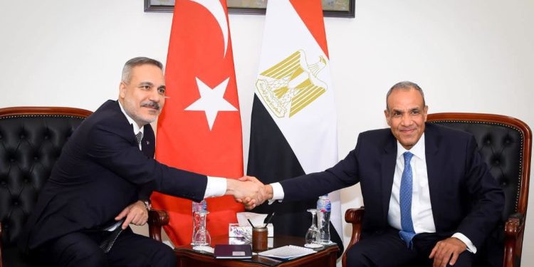 وزير الخارجية المصري يستقبل نظيره التركي ويرأسان الاجتماع الثاني لمجموعة التخطيط المشترك بين مصر وتركيا