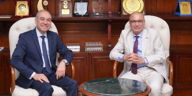 السفير علاء يوسف يبحث مع سفير تركيا بالقاهرة تعزيز التعاون الإعلامي بين البلدين