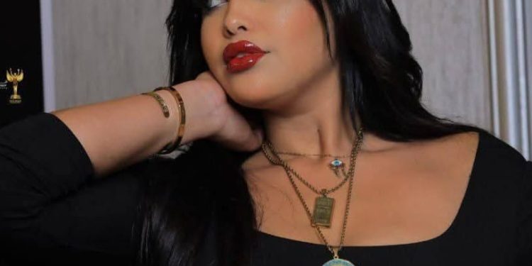 مي أشرف عارضة الأزياء المصرية التي أشعلت محركات البحث وأثارت تفاعلاً واسعاً