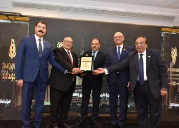 محافظ الشرقية يشهد احتفالية منح دايموند لاند جائزة افاسو الذهبية