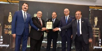 محافظ الشرقية يشهد احتفالية منح دايموند لاند جائزة افاسو الذهبية
