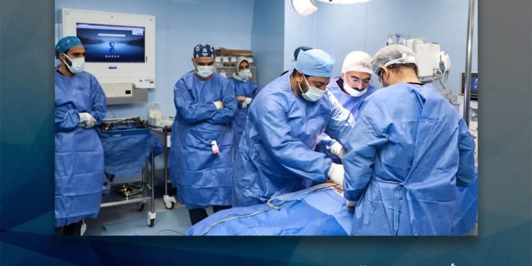 انجاز طبي جديد من قلب جامعة القاهرة: لأول مرة في مصر .. المعهد القومي للأورام يشهد إجراء استئصال جذري للغدة التيموسية بالصدر باستخدام الجراحة الروبوتية