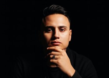 أحمد وليد عبدالله.. التسويق الرقمي أصبح مهنة أساسية.. والعمل من المنزل متاح للجميع