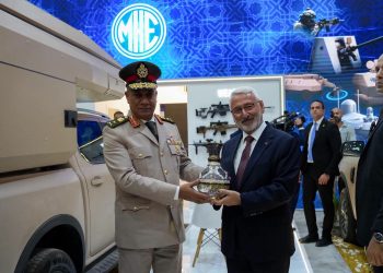 وزير الدفاع المصري في جناح MKE التركية.. تعاون دفاعي يتجه نحو التصنيع المشترك