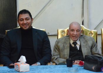 بعد 45 عامًا من العطاء.. الجيزة تدعو بالشفاء لرجلٍ أفنى عمره في خدمة التعليم