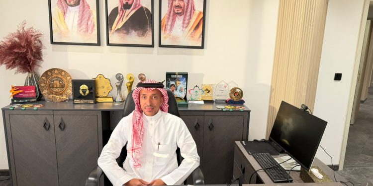 علاء الحربي يباشر مهامه مديرًا تنفيذيًا لاتحاد التايكواندو