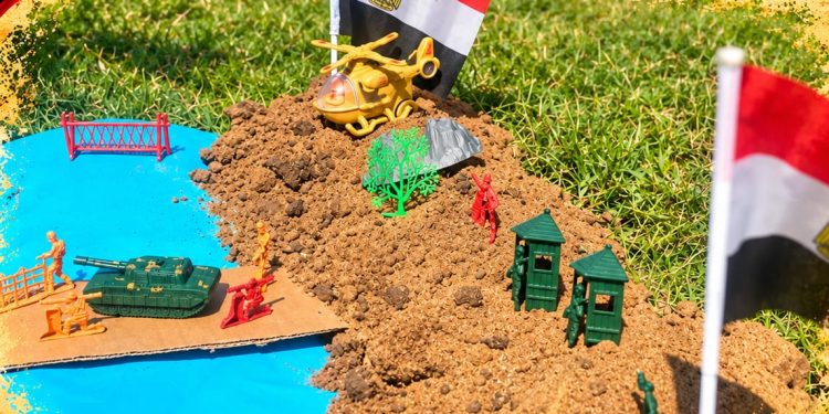 بروح أكتوبر.. أطفال يبدعون في تجسيد بطولات العبور على المسرح