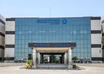 مستشفى الأمير سعود بن جلوي ينجح في إجراء أول عملية لتبديل مفصل الركبة دون استخدام الإسمنت الطبي في الأحساء