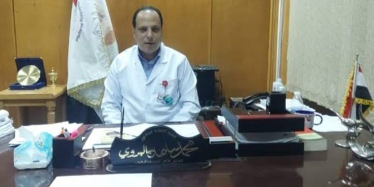 “الإدارة من الميدان”.. كيف يرسخ د. محمد سليمان مفهوم “الطب الإنساني” داخل مستشفى المطرية التعليمي؟