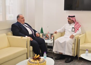 قنصل مصر بالمملكة يزور هيئة الهلال الأحمر السعودي بالمنطقة الشرقية