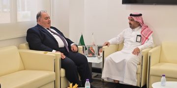 قنصل مصر بالمملكة يزور هيئة الهلال الأحمر السعودي بالمنطقة الشرقية