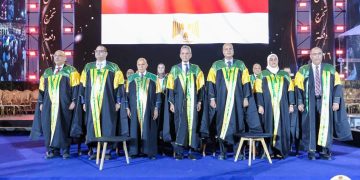 من مقاعد الدراسة إلى بوابة المستقبل.. عواطف هاني تحتفل بتخرجها من حقوق عين شمس دفعة 2026 وسط فرحة الأسرة