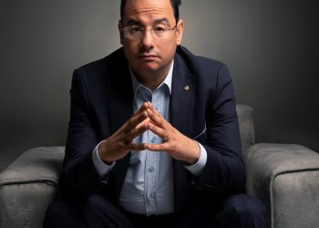 النائب عبد الوهاب خليل يستقبل العزاء في والدة الدكتور أيمن خليل وسط حضور شعبي حاشد