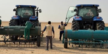 انطلاق أعمال نثر البذور البرية والرعوية في محافظة قرية العليا ضمن مبادرة إعادة تأهيل المراعي الطبيعية