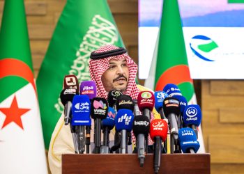 معرض الجزائر الدولي للكتاب يطلق برنامجه الثقافي ويستقبل زواره