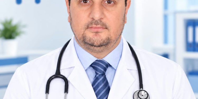 د.عروة حاميش أخصائي الباطنية بمستشفيات الحمادي